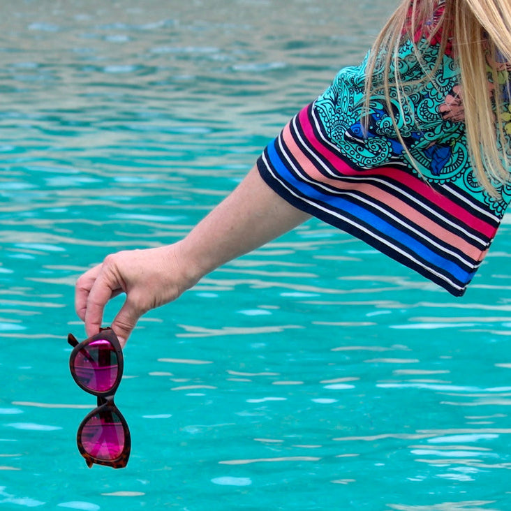 Metro - Floating Sunglasses KZ