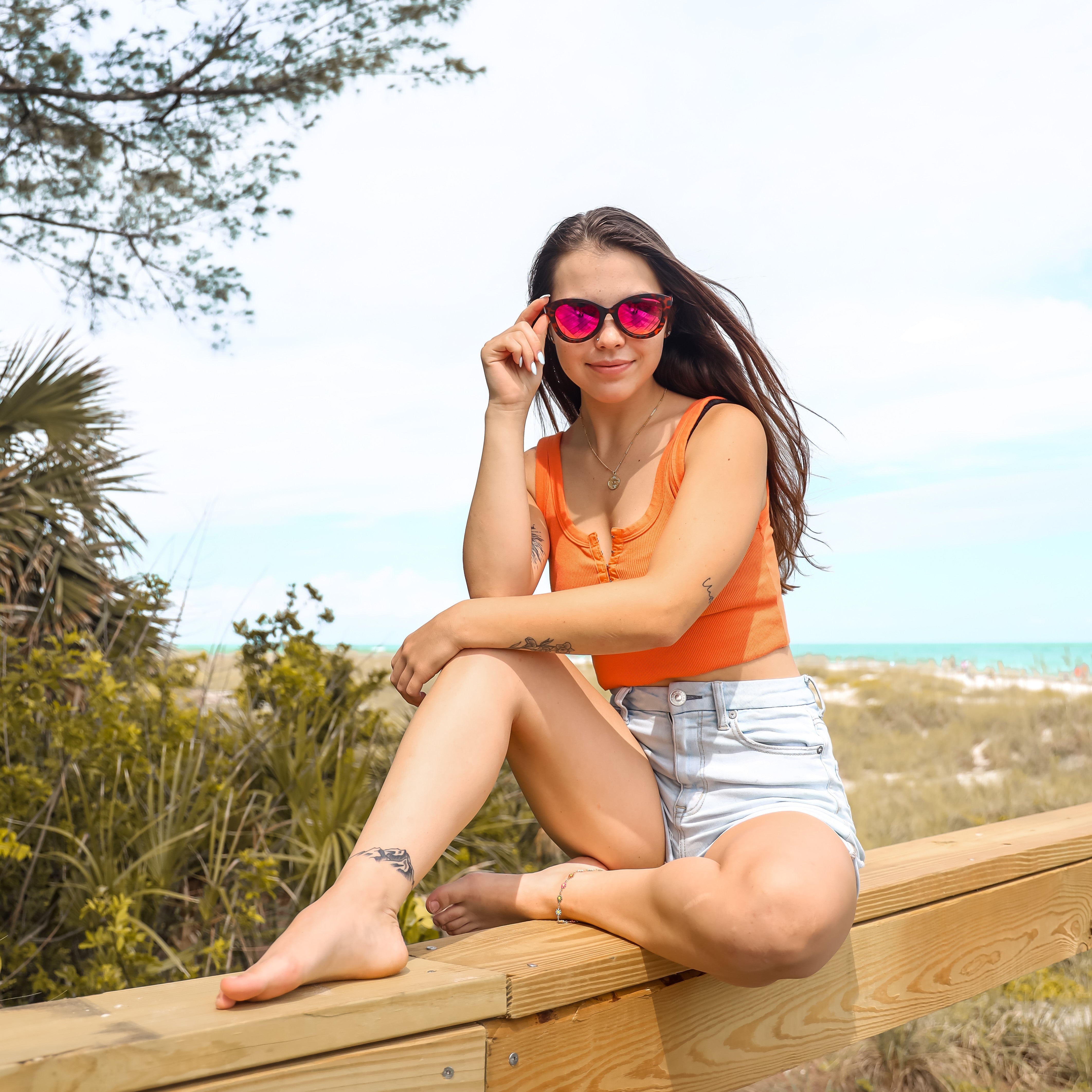 Metro - Floating Sunglasses KZ