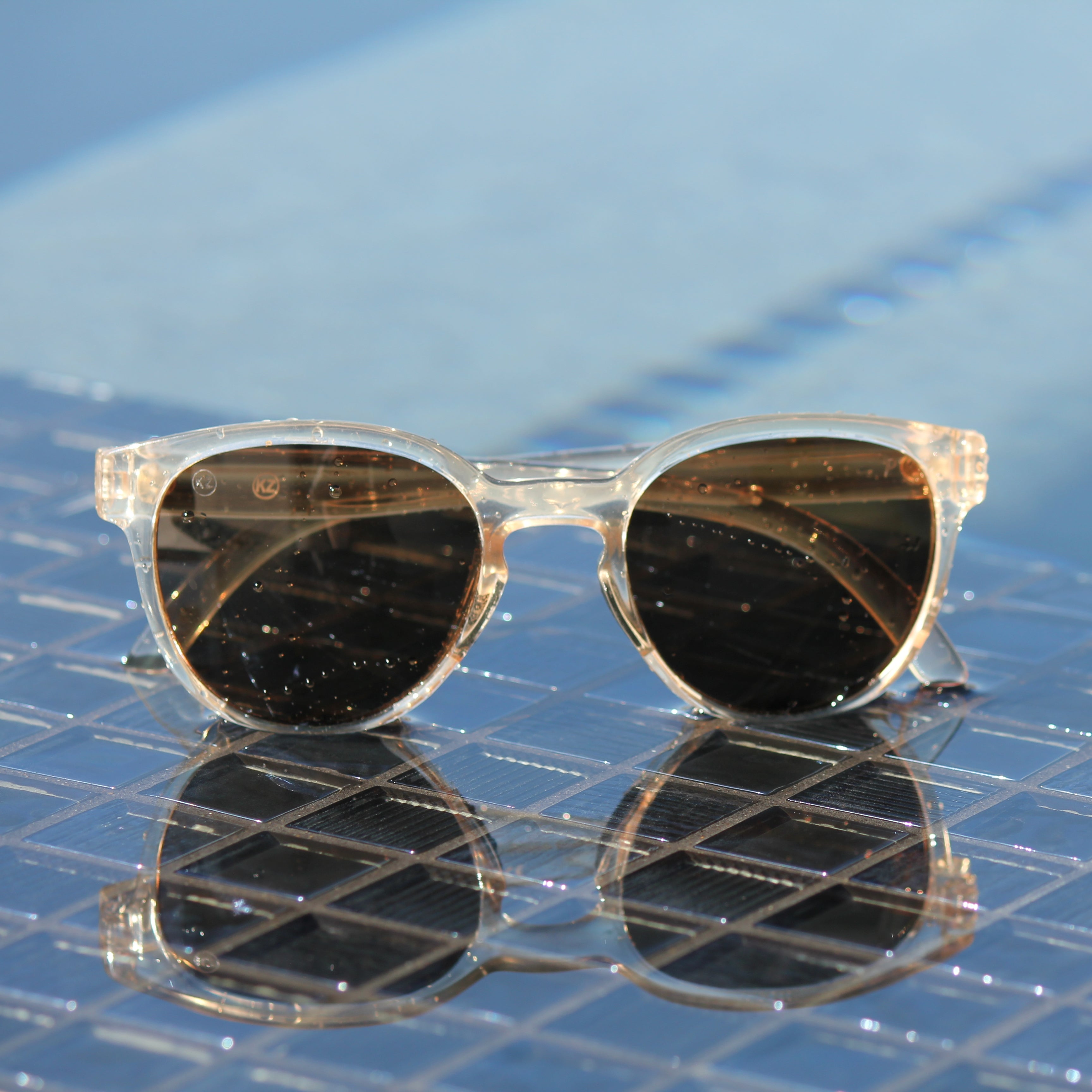 Oasis - Floating Sunglasses KZ